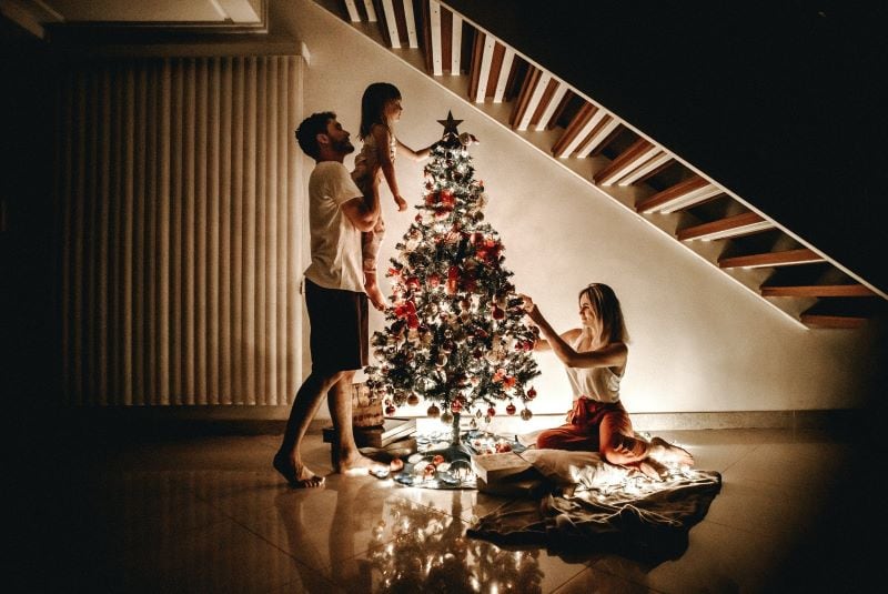 Give Your Home an Instant Festive Atmosphere by Decorating an Elegant Artificial Christmas Tree